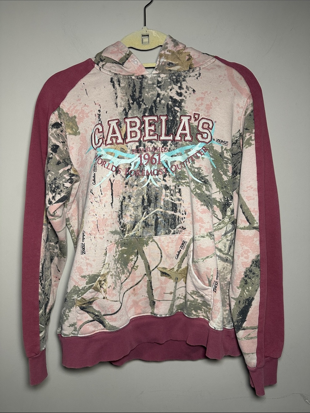Cabela's ZonZ Woodlands Pink and Green Camo Sweatshirt hoodie